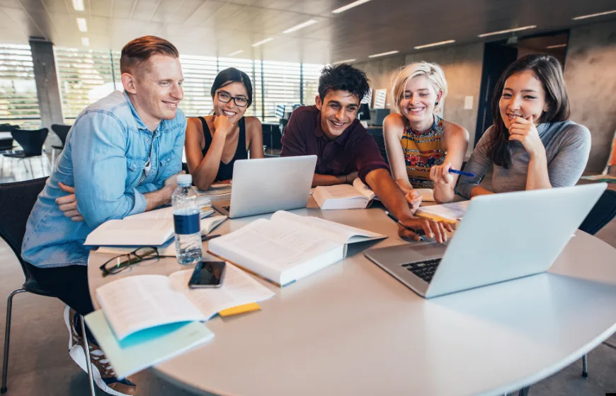 online MBA in India (2) (1).webp